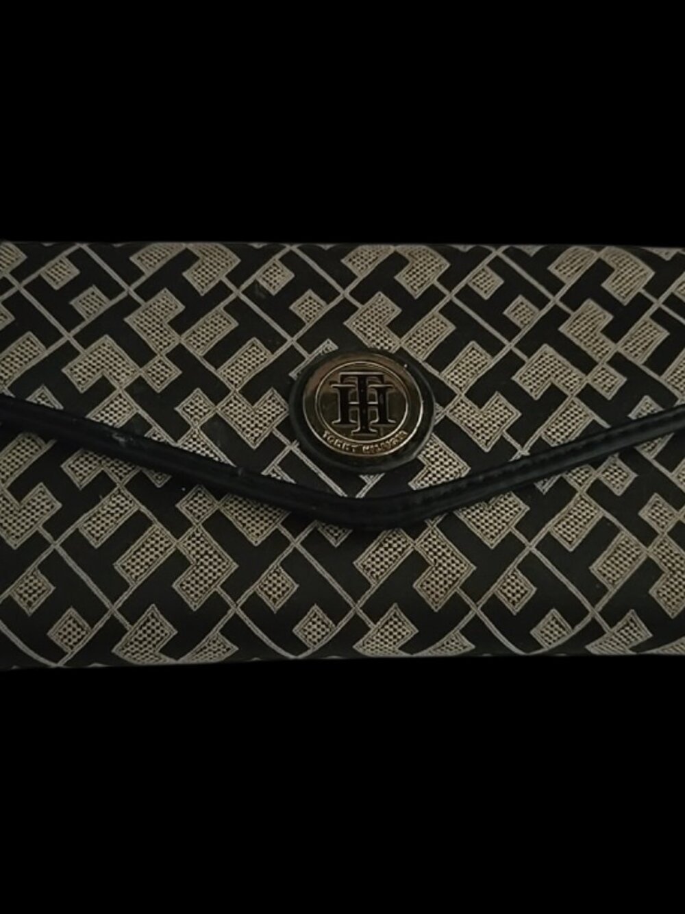 Tommy Hilfiger Monogram Wallet Clutch Black Beige Logo Snap Closure